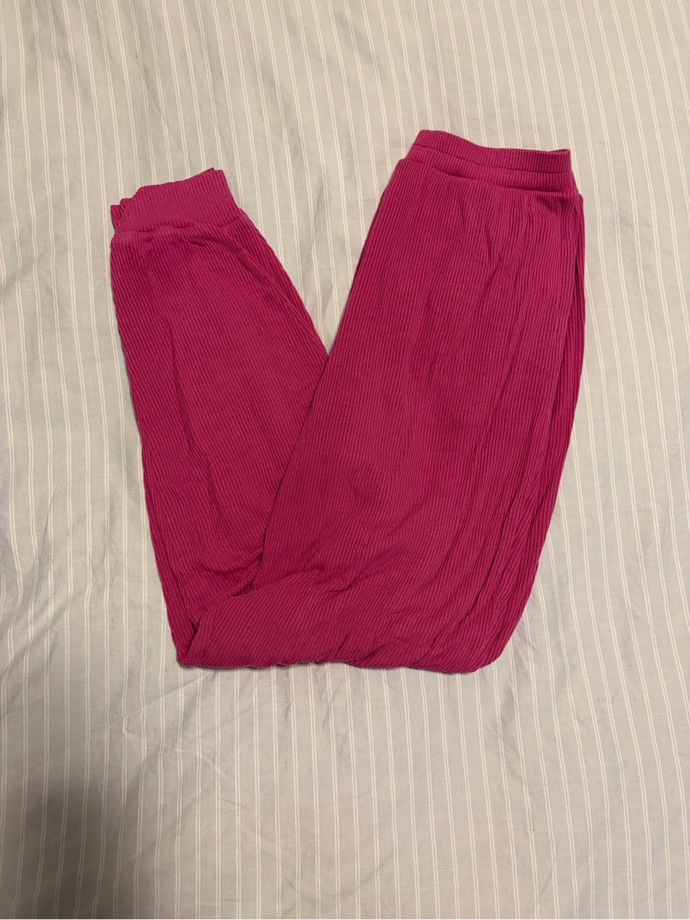 ALO Yoga Magenta Ribbed Joggers